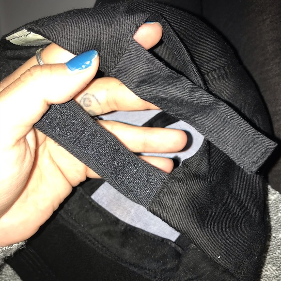 📢 BUNDLE 5 PLAIN HATS 📢 - Picture 7 of 8